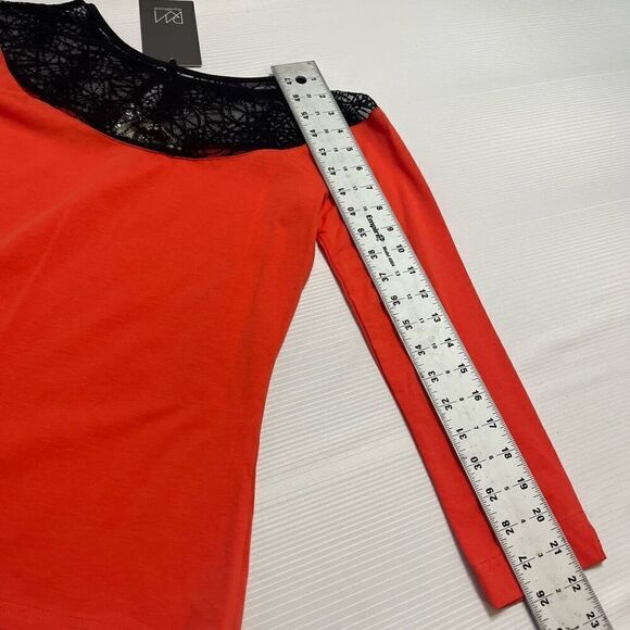 NWT Unique Vintage x Royal Monk Red Black Top Blouse Size Small New - Picture 9 of 11